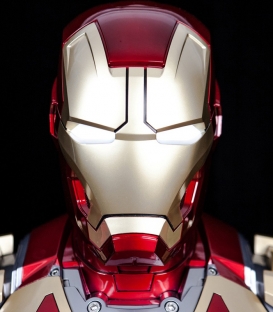 Iron Man M43 Bust Bluetooth HI-FI System Speaker Set 